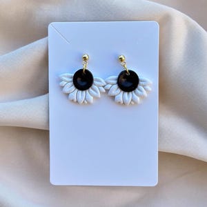 Weiße Ohrstecker Sonnenblume Polymer-Ton Ohrringe, Leichte Ohrringe