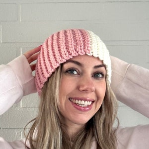 Easy crochet beanie for beginners with two colors, one separate color for each half, made out of a rectangle