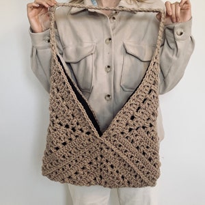 CROCHET PATTERN - Tulip Square Bag - Granny Square Crochet Bag / Purse / Pouch / Gift Idea - Instant PDF crochet pattern download by Wilmade