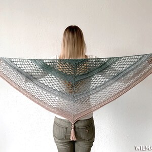 Vela Flower Friend Shawl 3 Crochet Pattern PDF instant download by Wilmade Top-Down Triangle Shawl with flowers image 3