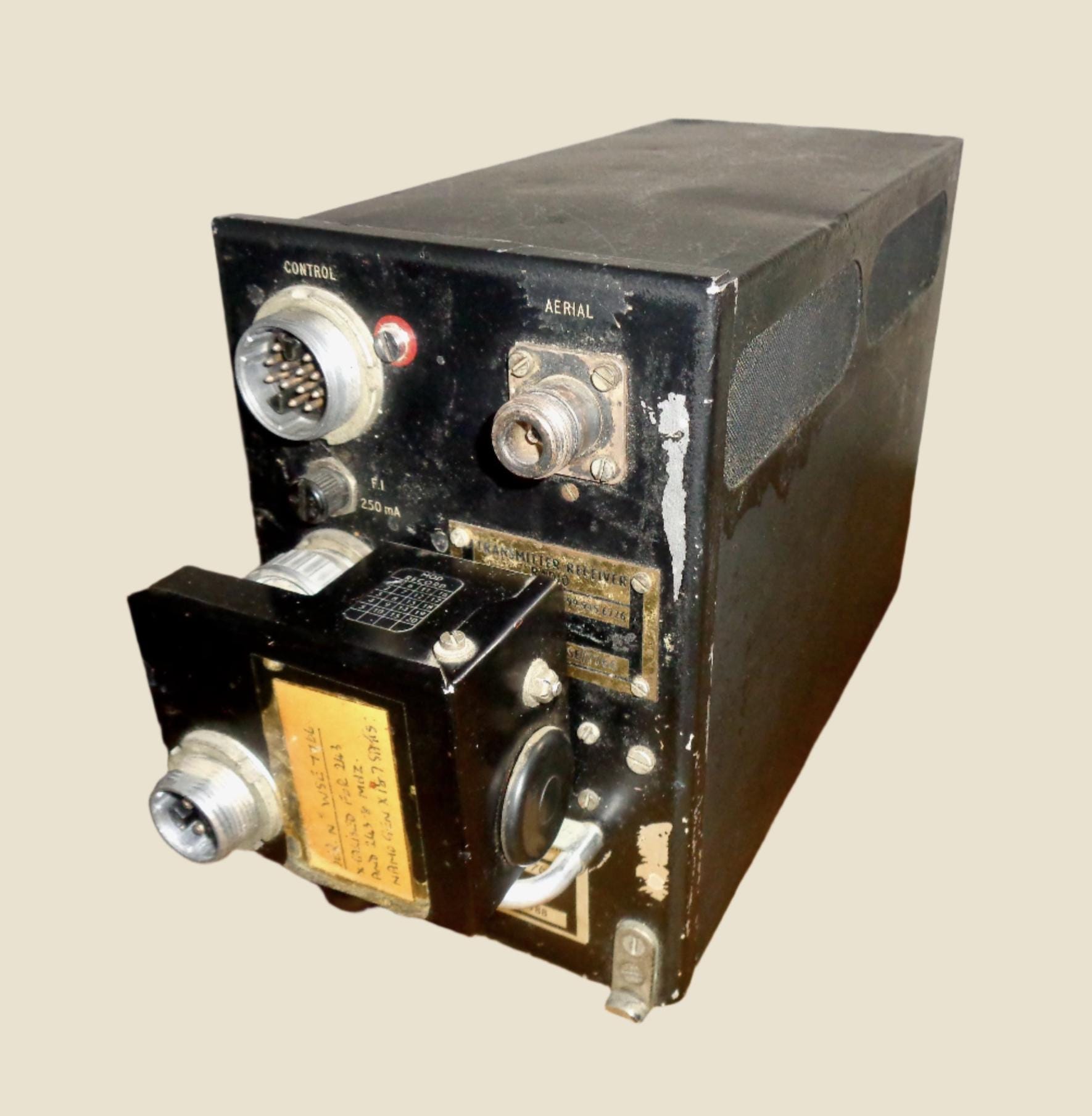 Transmisor y receptor de radio UHF TR10056 vintage ARI 23057