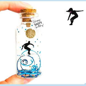 Fiole message Surf, Cadeau Personnalisé Anniversaire, Surfeur, Surfeuse, Sportif, Amis, Petite bouteille en Verre, Carte Voeux Miniature