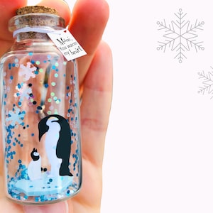 Fiole message Pingouins, Cadeau personnalisé Maman, Noël, Anniversaire, Fête des mères, Petit monde miniature, Porte bonheur en verre