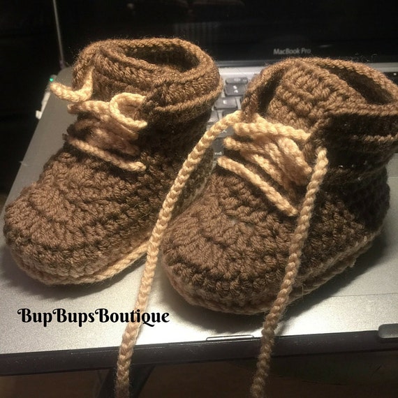 handmade baby woolen shoes