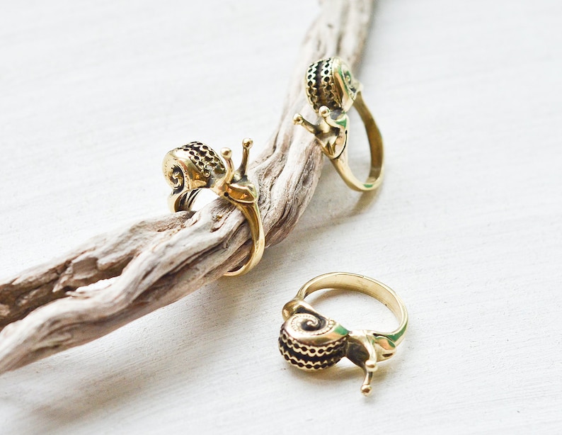 Lovely bronze smiling snail ring Bronze snail ring Cute animal bronze jewelry Boho style jewelry Romantic gift Original woodland jewelry