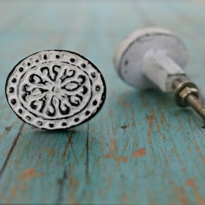 Oval Floral Metal Cabinet Knob