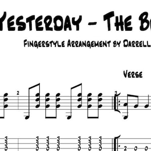 Könnte beinhalten: Eine Notenblatt für das Lied "Yesterday" von den Beatles. Die Partitur enthält den Text, Akkorde und Gitarrentab für das Lied. Der Titel des Liedes ist in einer großen, fetten Schrift geschrieben. Die Partitur ist für Fingerstyle-Gitarre arrangiert.