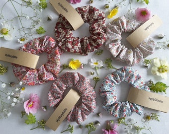 English Cottage Scrunchie, tissu Liberty of London, 100% coton, chouchou floral, chouchou millesfleurs, chouchou fleurs