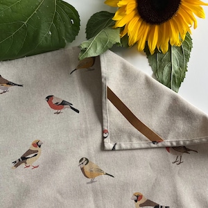 Garden Bird Tea Towel, Linen-Look Kitchen Towel, Robin Tea Towel, Kitchen Gift Idea, Bird Motif Tea Towel, Country Style Kitchen
