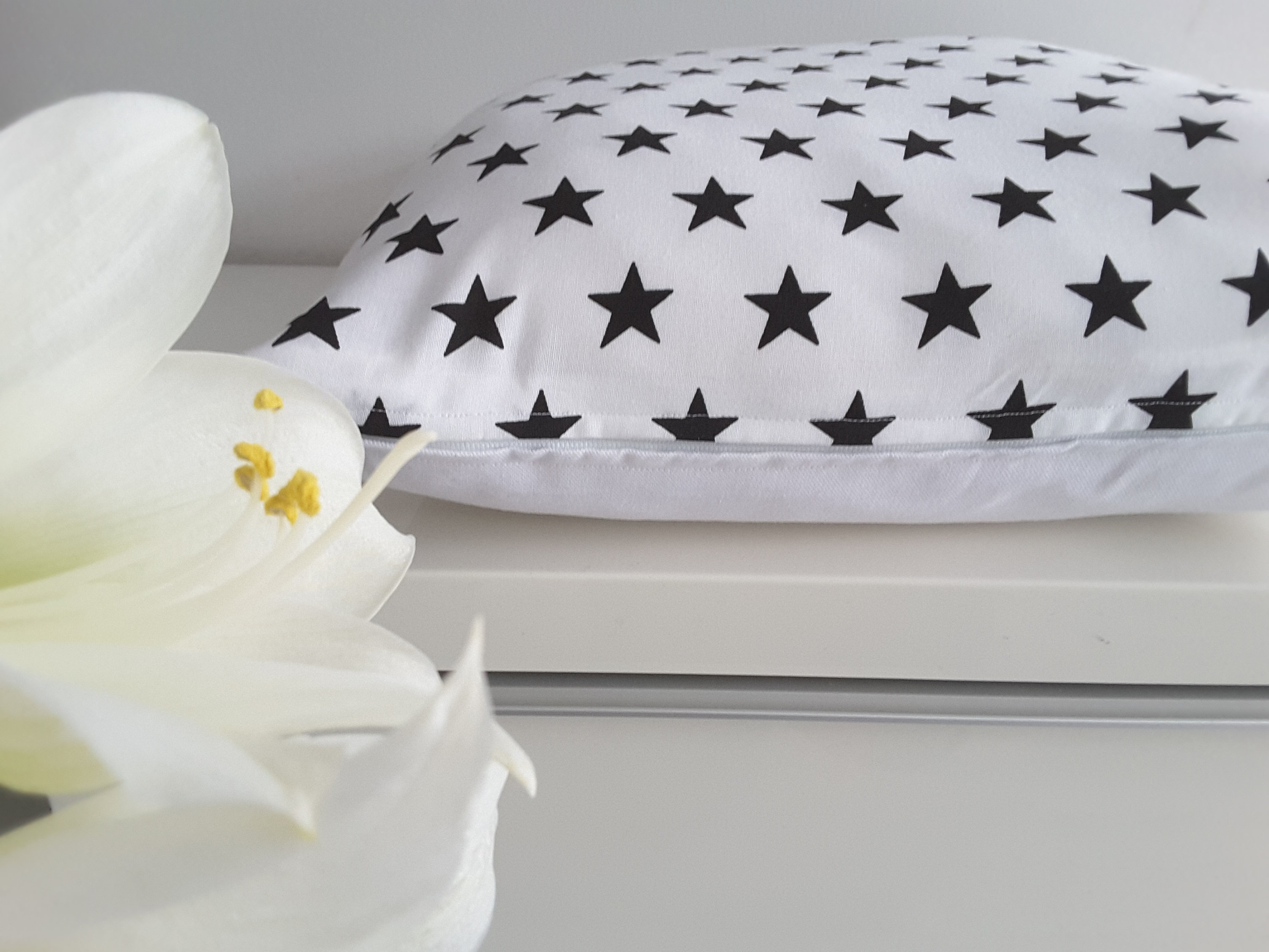 Black and white star pillow hotsell