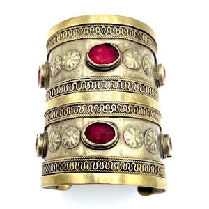 Vintage Afghan Kuchi Cuff Bracelet: Bohemian Statement Piece with Aqeeq Stone