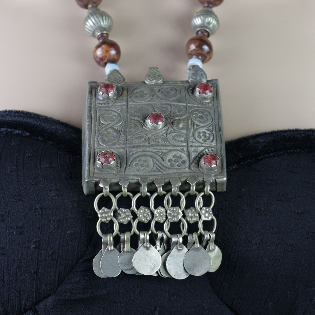 ヴィンテージ クチ チョーカーネックレス：アフガニスタンの部族