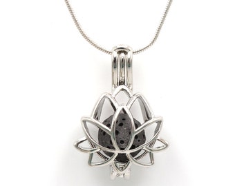 Elegant halsband med lotusolja och diffusor ~ Sterlingsilverkedja och försilvrad blommedaljong med naturliga lavastenar