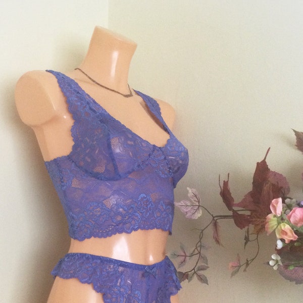 pin-up style balconette bralette, vintage styled underwear by FidditchDesigns