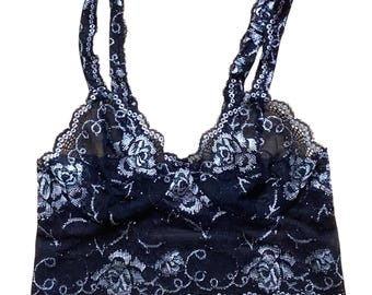 Bralette de encaje floral en blanco y negro, lencería de Fidditch Designs.