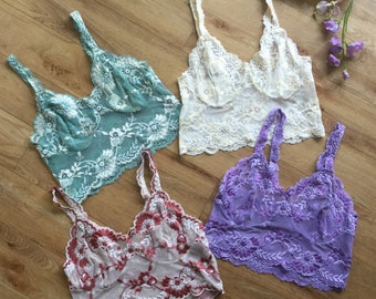 Bralette de encaje, un sujetador bonito y cómodo en una selección de colores de fidditchdesigns