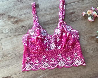 Bralette clásico en tonos joya de la India. Lencería de estilo vintage, hecha a mano.
