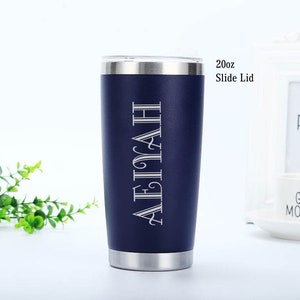 18 Farben personalisierter Monogramm Becher, 20 Unze Becher, kundenspezifischer Reisebecher, Laser gravierter Becher, Edelstahlbecher, Isolierbecher