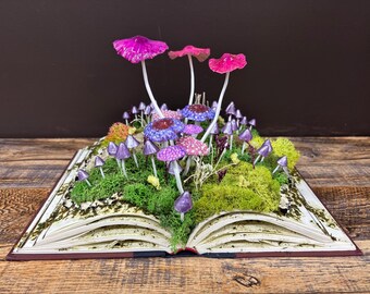Mushroom Book Sculpture – Handmade Fantasy Display with Shiny Clay Mushrooms & Moss on Vintage Book