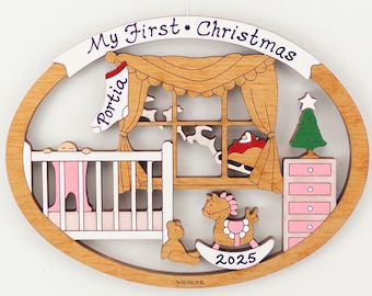 Adorno navideño personalizado para bebé (niño o niña): madera, cortado a láser y pintado a mano.