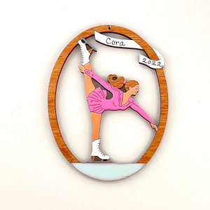 Enfeite de Natal de patinador artístico personalizado com cores personalizadas - madeira, pintado à mão, corte a laser
