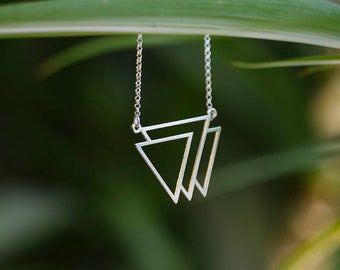 SILVER necklace TRIANGLES. Sterling Silver 925. Delicate and elegant piece perfect for gifts.