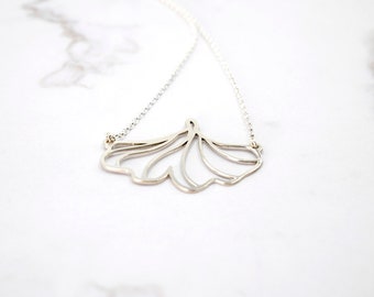 SILVER NECKLACE. LOBED. Sterling Silver 925. Delicate and elegant piece perfect for gifts.