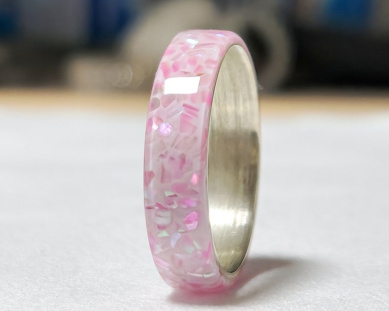 LUXE HAND white pink mother-of-pearl ring image 2