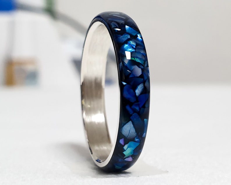 LUXE HAND black blue mother-of-pearl ring image 1
