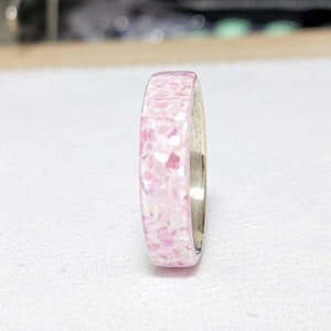 LUXE HAND white pink mother-of-pearl ring image 9