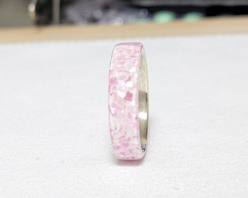 LUXE HAND white pink mother-of-pearl ring image 9