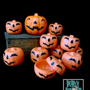 11 Vintage 1995 Jack O’Lantern Candy Containers - Spearhead Industries