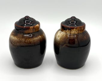Vintage Pfaltzgraff Drip Glaze Ceramic Salt and Pepper Shakers Gourmet Brown pattern