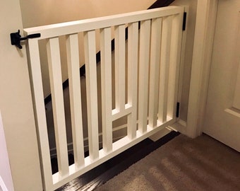 Diy pet gate with cat cheap door