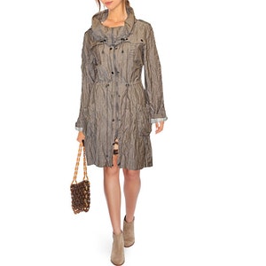 Feminine crinkled look light transition jacket parka coat trench coat taupe khaki NEW size 42
