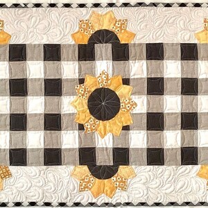 Summer Sunflowers Table Runner