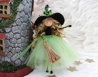 Green Kitchen Witch Doll, Halloween Witch, Handmade Witch, Miniature Witch, Handmade Witch, Christmas Witch ornament, Halloween Witch