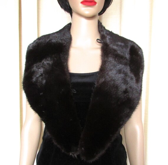 black shawl with fur collar