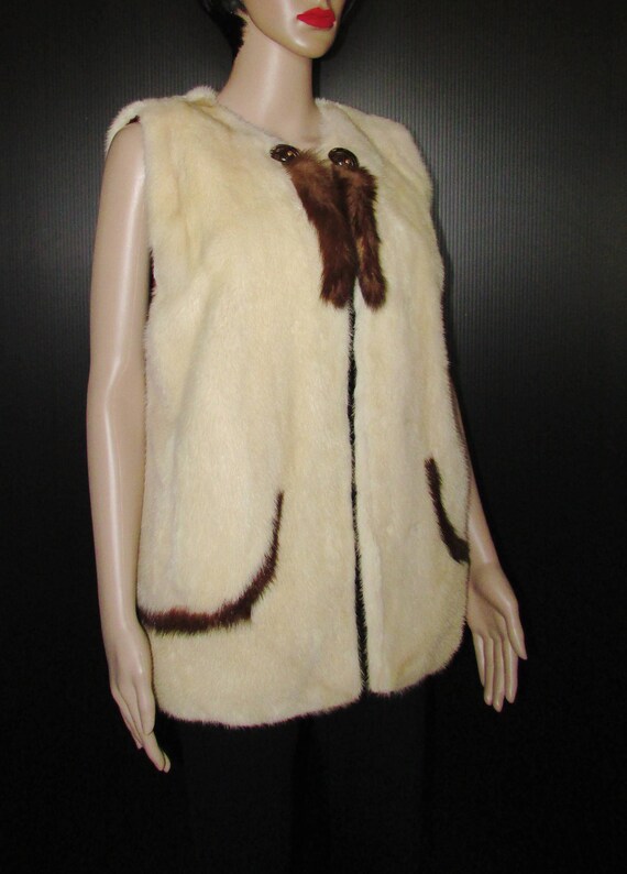 Pretty mink fur jacket of off-white mink and dark… - image 2