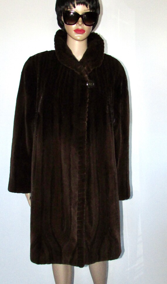 Chic chocolate brown real ouvragé sheared mink fu… - image 5