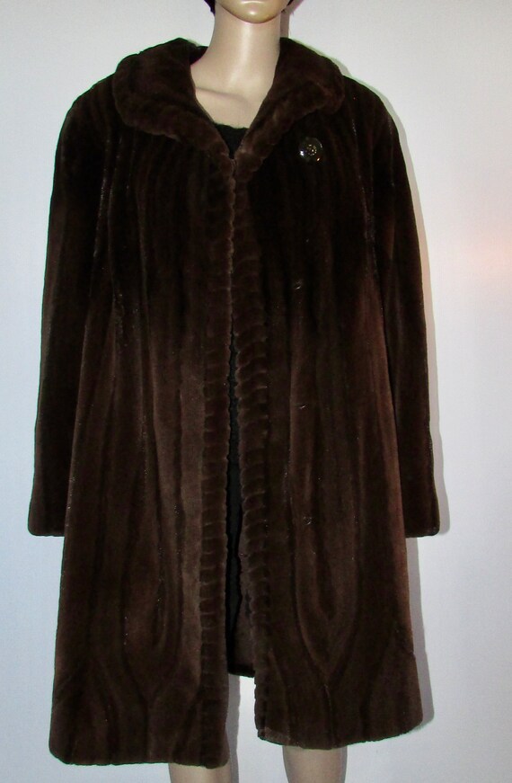 Chic chocolate brown real ouvragé sheared mink fu… - image 6