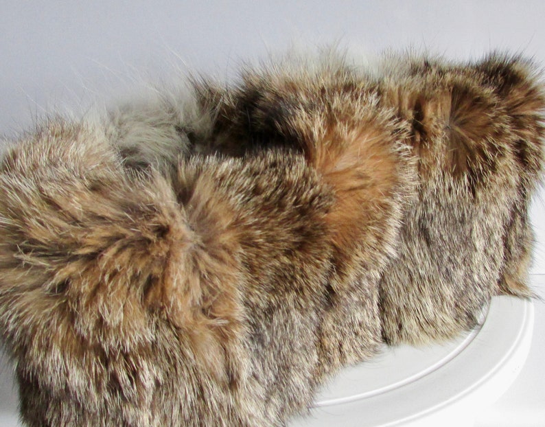 Vtg real two tones mountain cat fur cuffs / pretty pair of real 2 tones mountain cat fur cuffs 5X 16 approx. image 3