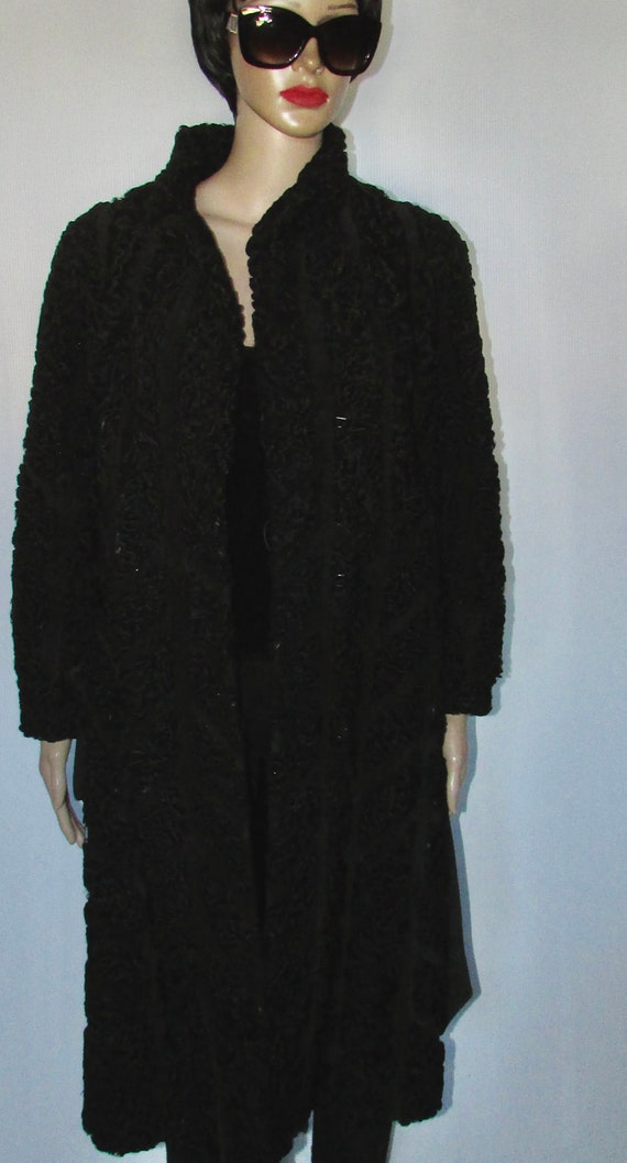 Vtg beautiful black persian lamb fur coat/black su