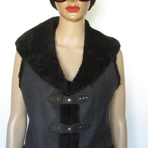 Vtg beautiful black polyester gothic vest ANNE LAROCHELLE/pretty gothic jacket in black polyester Anne Larochelle bust 36 sz small