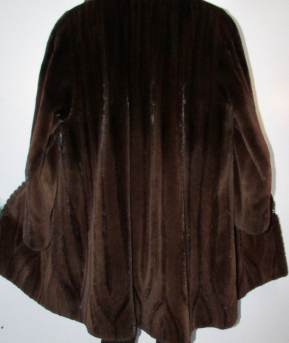 Chic chocolate brown real ouvragé sheared mink fu… - image 7