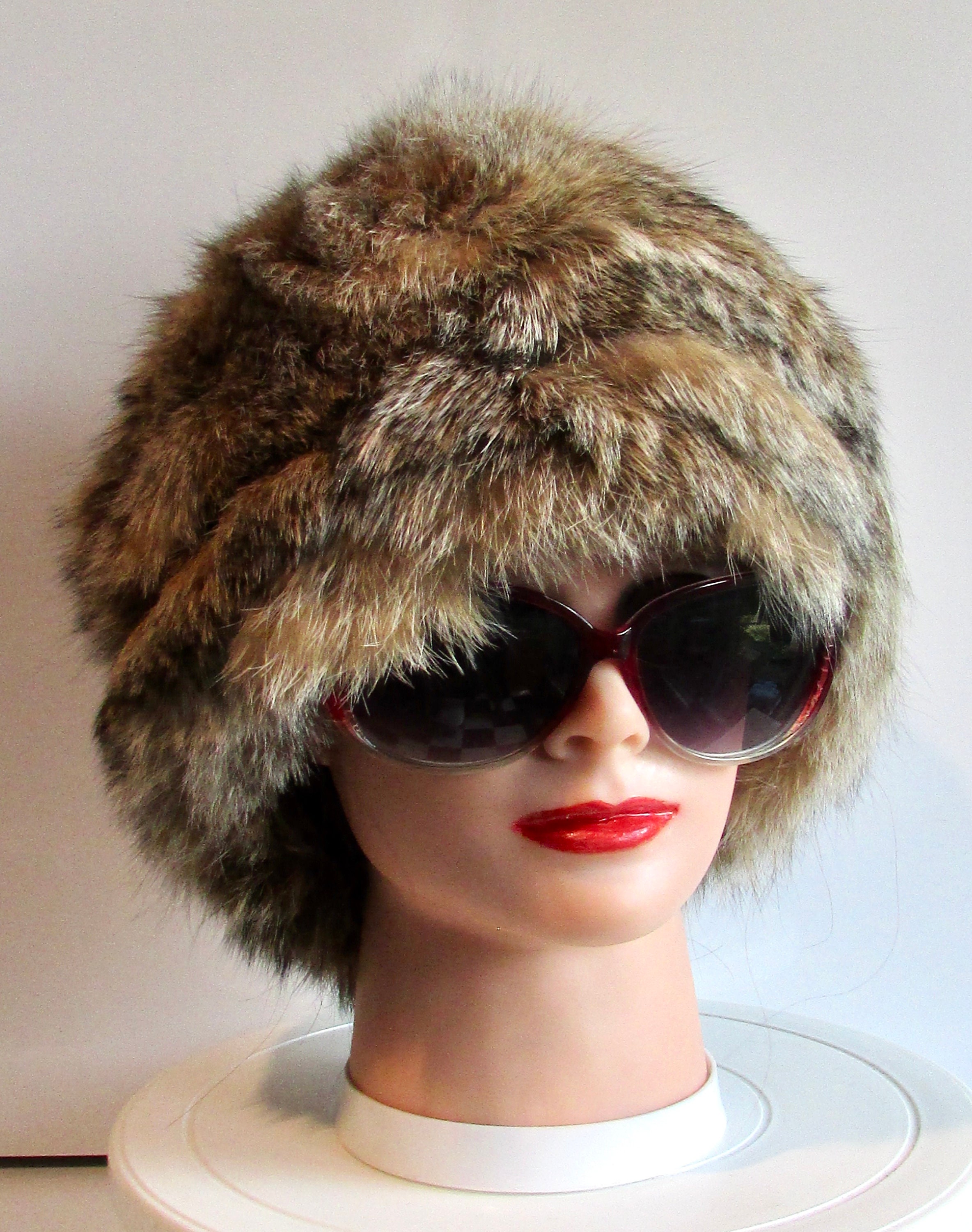 Real Fur Cap Made in Canada 22” Vintage Handmade Real Fur Winter Hat Made in Canada Quebec  main image 3