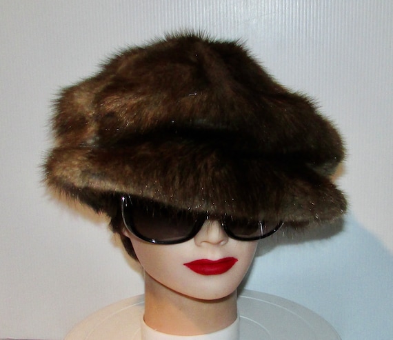 Vtg superb real natural muskrat fur hat or cap/ c… - image 1