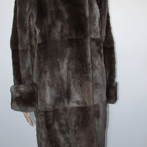 Joli manteau de véritable fourrure de rat musqué rasé brun gris /Nice sheared real muskrat brown grey fur coat bust 42 image 1