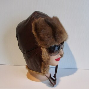 Nice real brown mink trooper aviator fur hat/leathertop /joli chapeau de véritable fourrure aviateur en menthe marron hazel et cuir 22&quot;