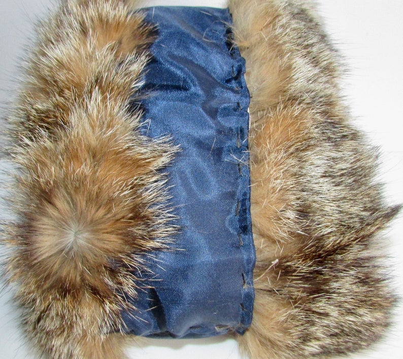 Vtg real two tones mountain cat fur cuffs / pretty pair of real 2 tones mountain cat fur cuffs 5X 16 approx. image 4